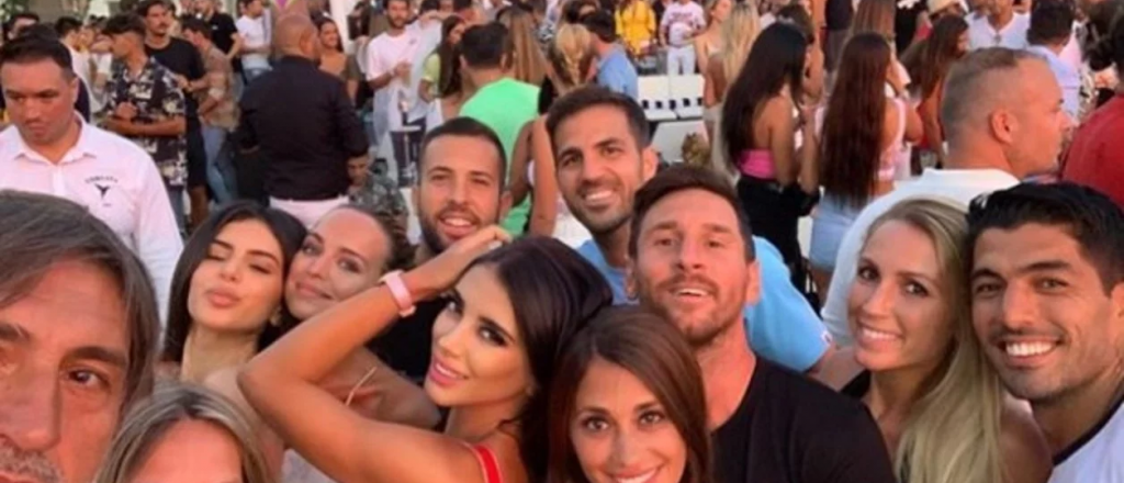 Video: Messi le acarició la cola a Antonela Roccuzzo a la vista de todos