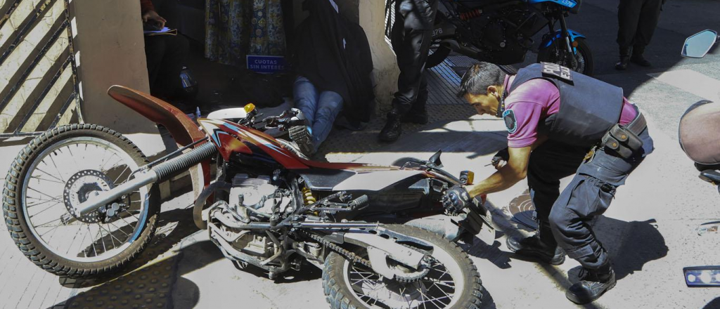 Una pareja de policías mató a un motochorro de 17 años