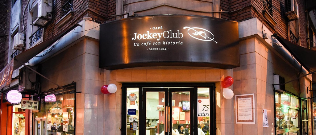 Tres robos al café del Jockey Club en un año y medio