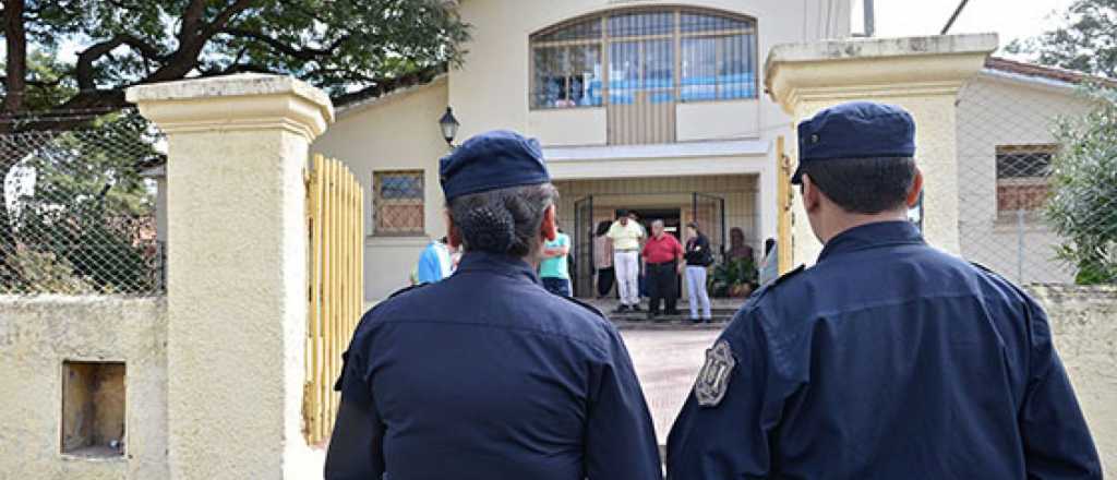 Los fuerzas de seguridad y las FFA podrán votar en las mesas que custodien