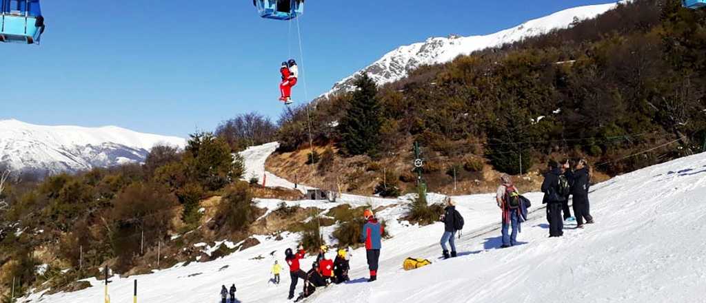 Evacuaron a 250 personas de una telecabina del Cerro Catedral, en Bariloche