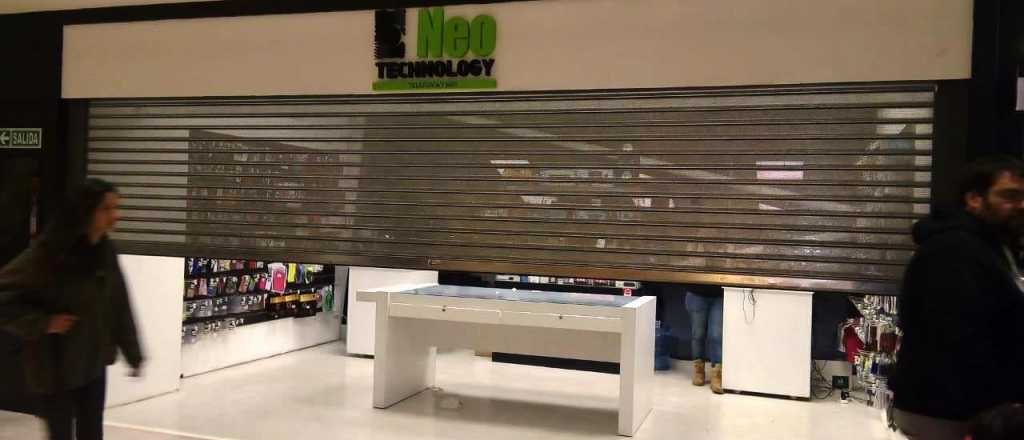 Asalto en banda a un local en la Terminal "nueva" en pleno día