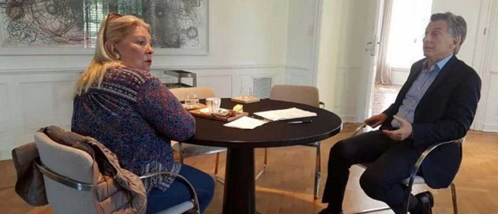 Carrió dijo que Macri quiere un ajuste brutal a la clase media porque "él nació rico"