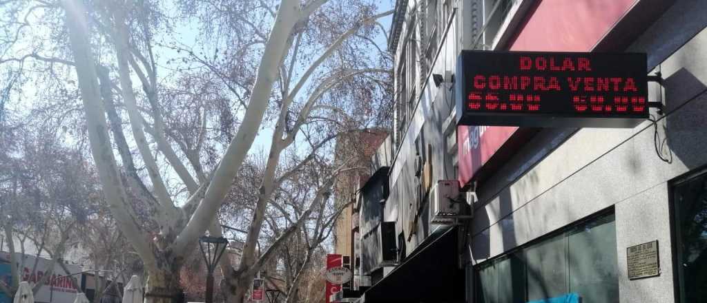 Dólar hoy: en Mendoza cotizó 60 pesos y en el Banco Nación a 57