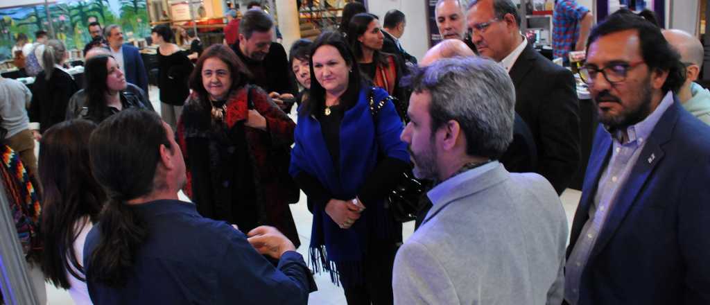 Comenzó la Feria del Libro en el Le Parc