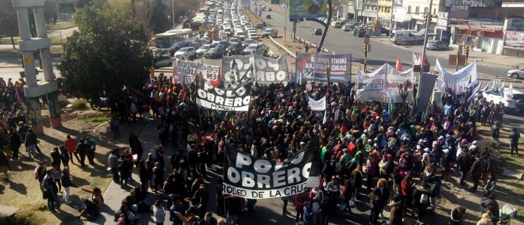 La Ciudad multó a organizaciones con 70.000 pesos por cortar la calle