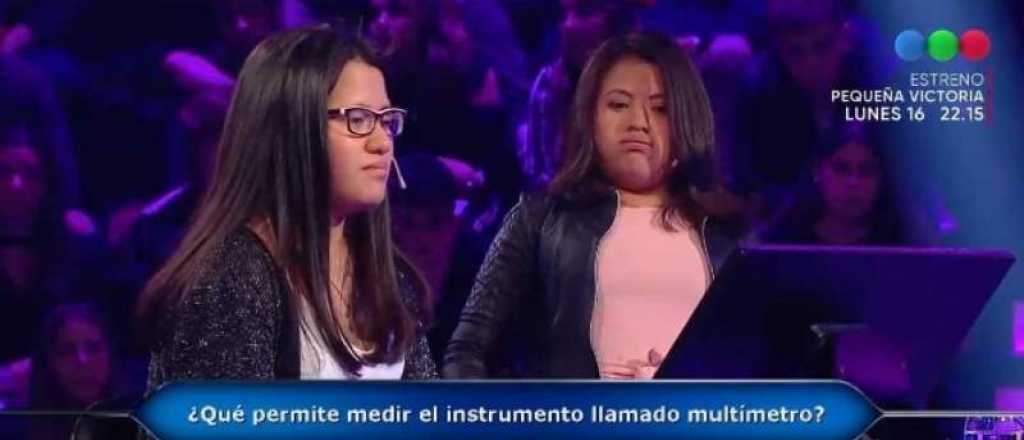 Acusan a Santiago del Moro de ayudar a una participante en su programa