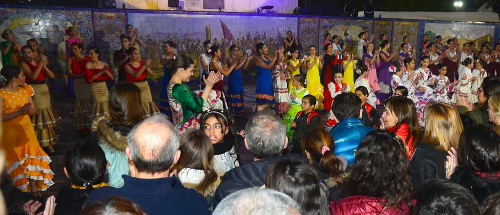 La Plaza España volvió a brillar en el centro de Mendoza