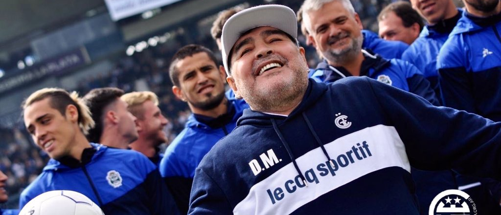 Maradona comienza a definir el equipo para su debut en Gimnasia