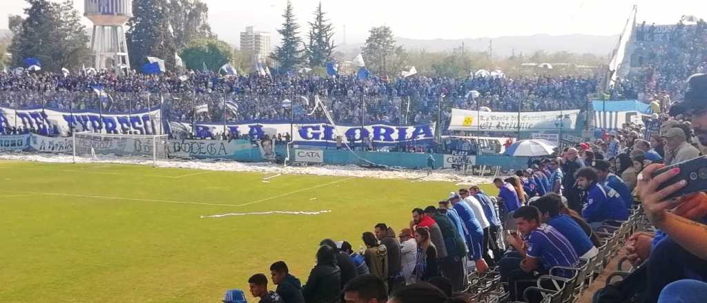 La fiesta de los hinchas del Tomba en el Feliciano Gambarte