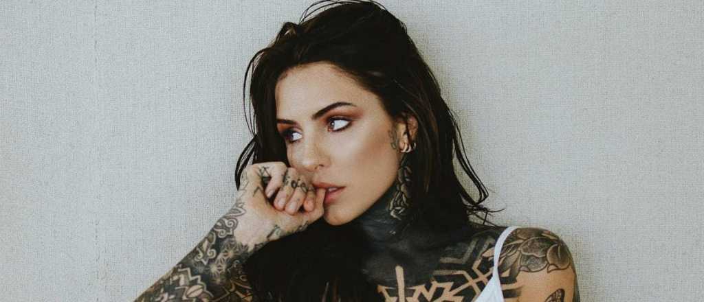 La selfie de Cande Tinelli en topless con la que pudo eludir la censura