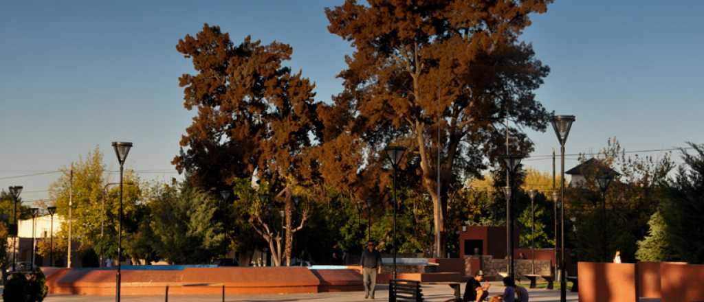 El tiempo en Tunuyán: caluroso y despejado. Zonda para el domingo
