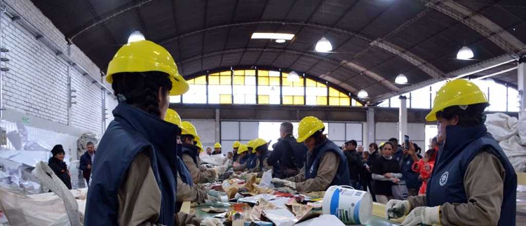 De vivir de la basura, al trabajo "en blanco"