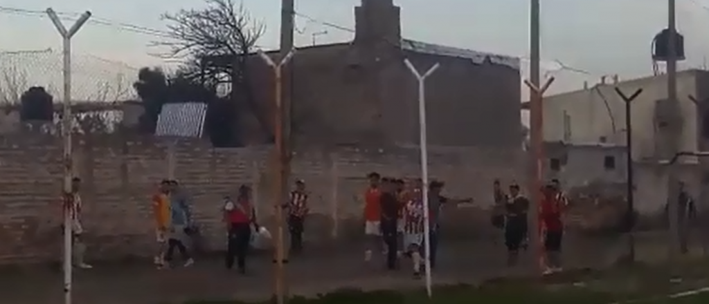 Videos: dos partidos de la liga sancarlina terminaron a las piñas