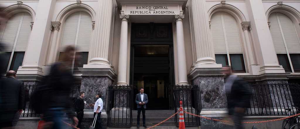 En teoría, hoy se habilitaría la compra de dólares