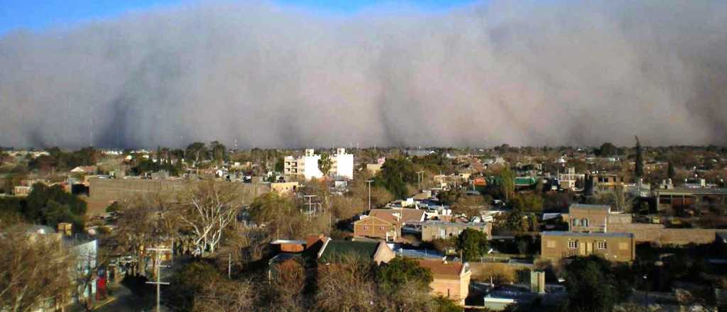 Alerta por fuertes tormentas y Zonda en Mendoza