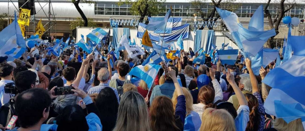 "Sí, se puede": las fotos de la masiva marcha por la reelección de Macri