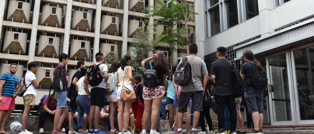 La justicia ordenó detener a 37 represores del D2