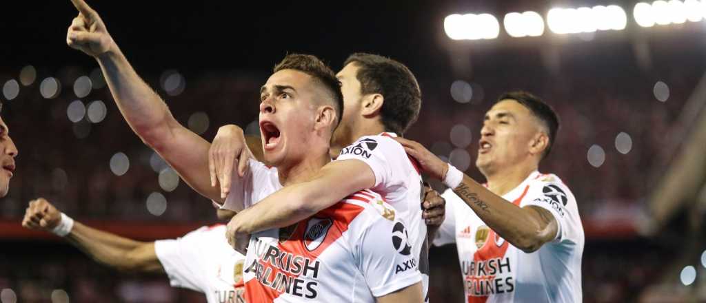 Un piloto filmó el recibimiento del Boca - River en el Momunental