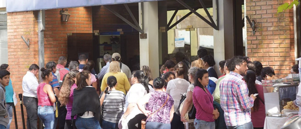 El Gobierno dice que bajar el gasto social implica generar trabajo