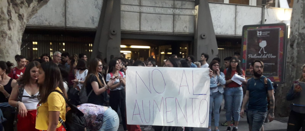 La Universidad del Aconcagua aumentó las cuotas para pagar el bono a los docentes