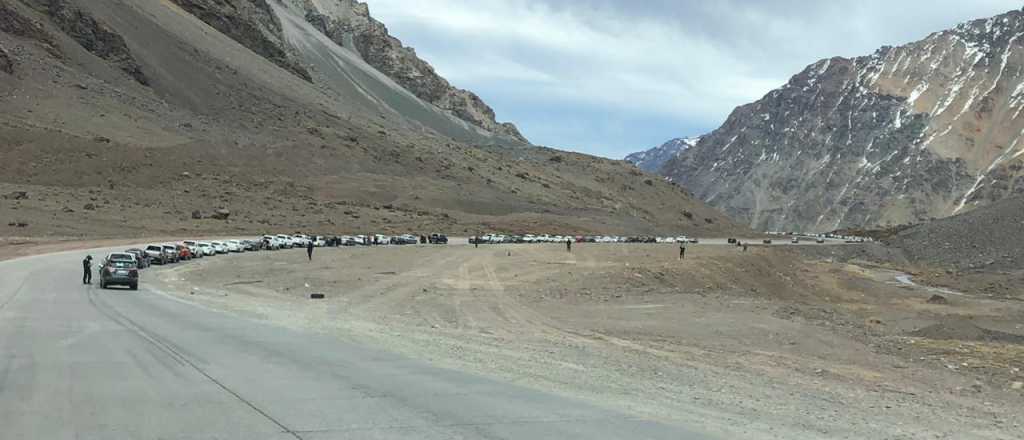 El Paso a Chile está habilitado, con demoras y porte obligatorio de cadenas