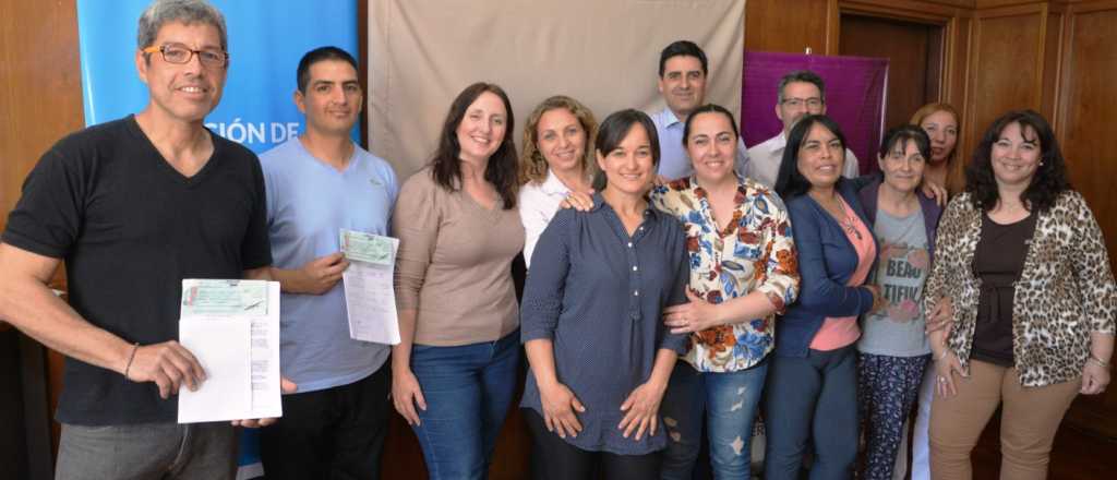 Emprendedores y productores recibieron de 750 mil pesos en subsidios