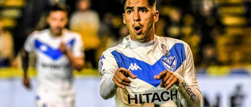 Vélez ganó en Rosario y quedó a dos de Boca