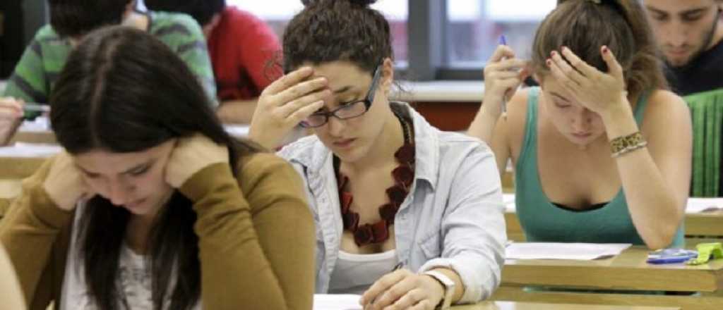 Una maestra tomó una medida extrema para evitar que sus alumnos copiaran