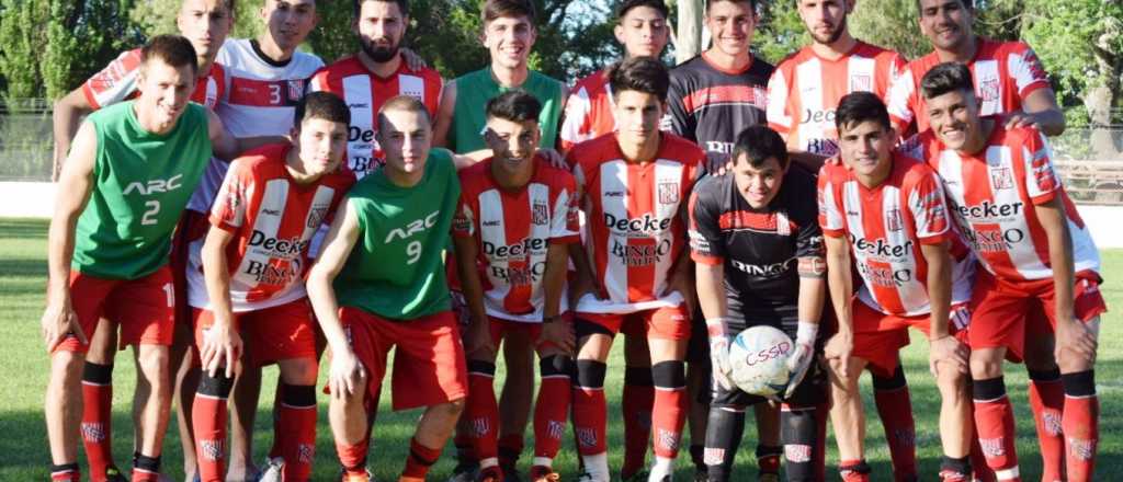 Emotivo: un arquero con síndrome de Down debutó en el fútbol profesional