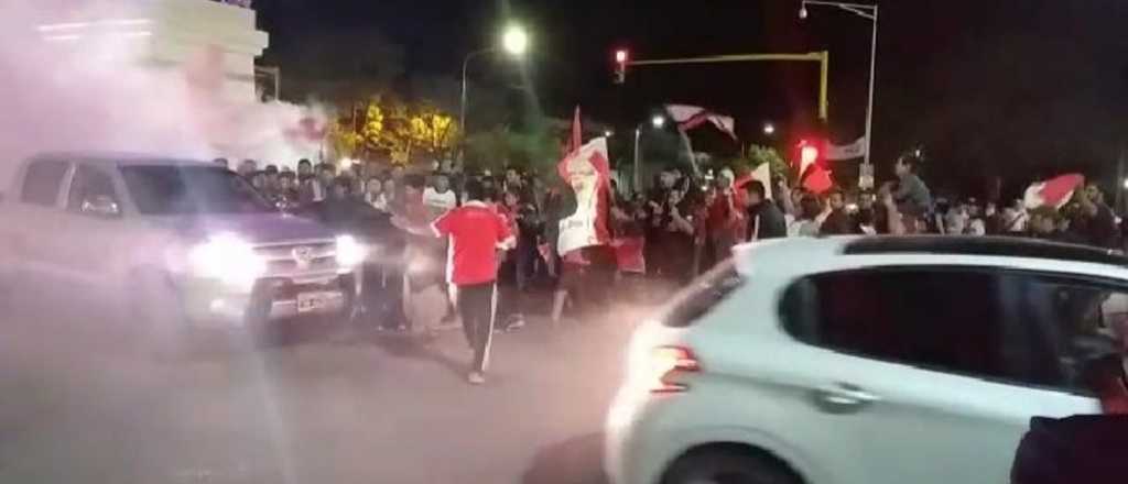 Denuncian que un hombre quiso atropellar a hinchas de River en Malargüe