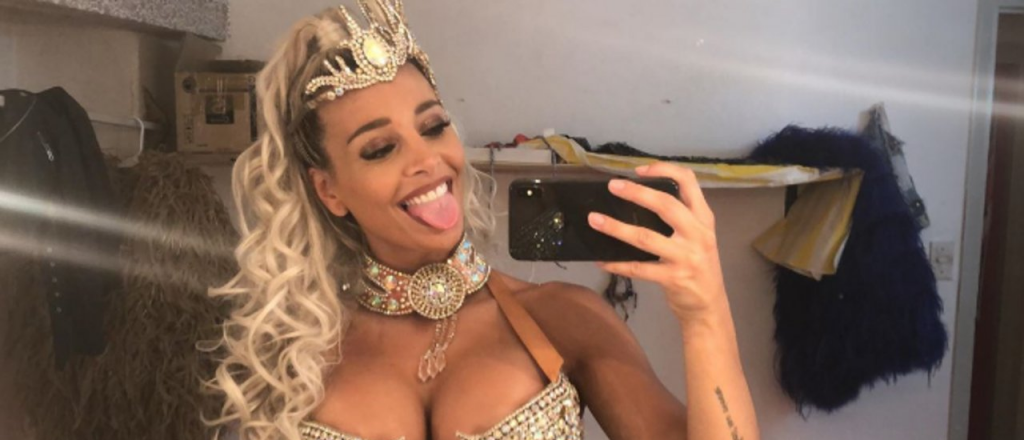 Sol Pérez se sacó una foto en bikini, de rodillas y en la arena