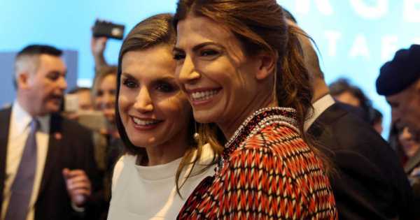 La reina Letizia de luto: asegura que Juliana Awada era su ...