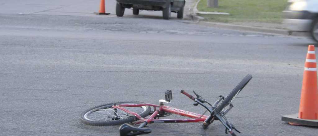 Un ciclista fue atropellado por un auto en San Rafael
