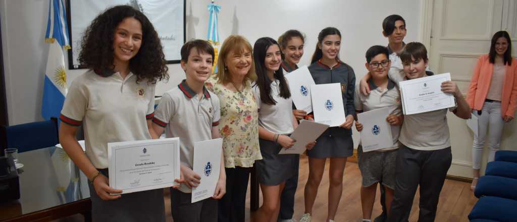 Premios a alumnos y docentes del Norbridge por Malvinas, y Shakespeare