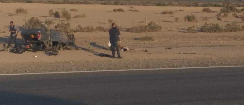 Volcó en el límite entre San Juan y Mendoza y salió despedido del auto