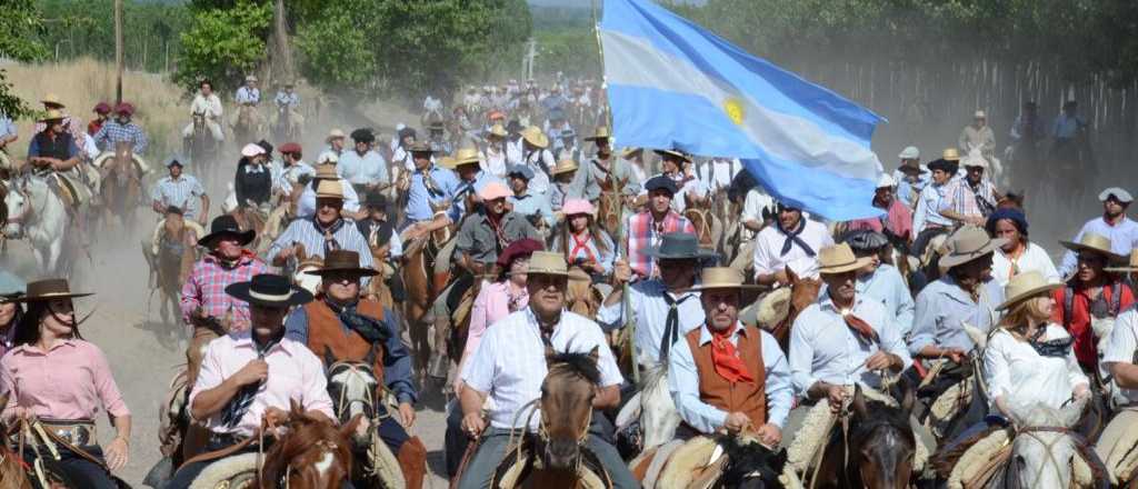 Se realizó la Cabalgata a los Claveles en San Carlos