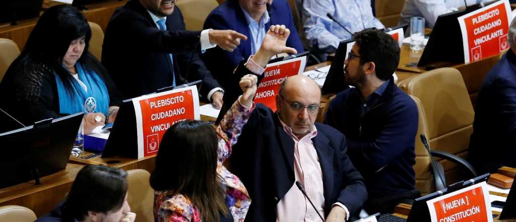 Chile aprobó la reforma que habilita el plebiscito para reformar la Constitución