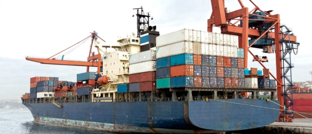 La balanza comercial registró un superávit de 1.700 millones de dólares