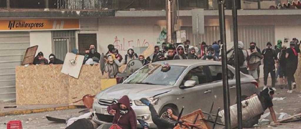 Chile: le saquearon el negocio y atropelló a los manifestantes