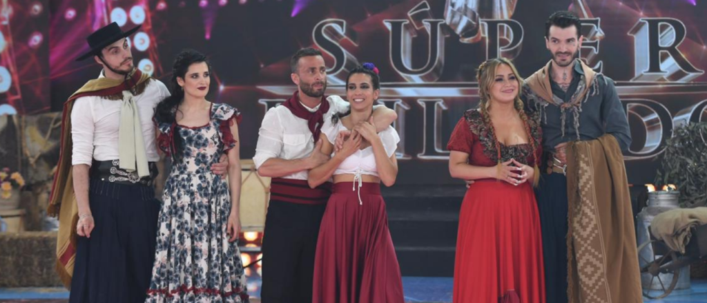 Karina eliminó a dos parejas del Bailando