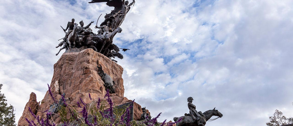 La escultura del Cerro de la Gloria, declarada Monumento Histórico Nacional