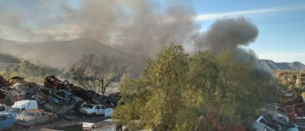 Hubo un incendio en San Agustín y se quemaron setenta autos