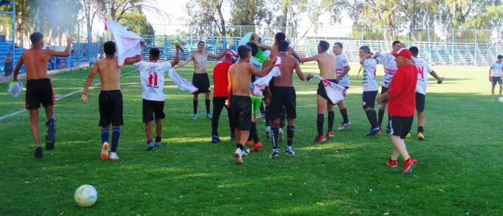 Video: gran gesto de los jugadores de Gutiérrez con los de Huracán Las Heras