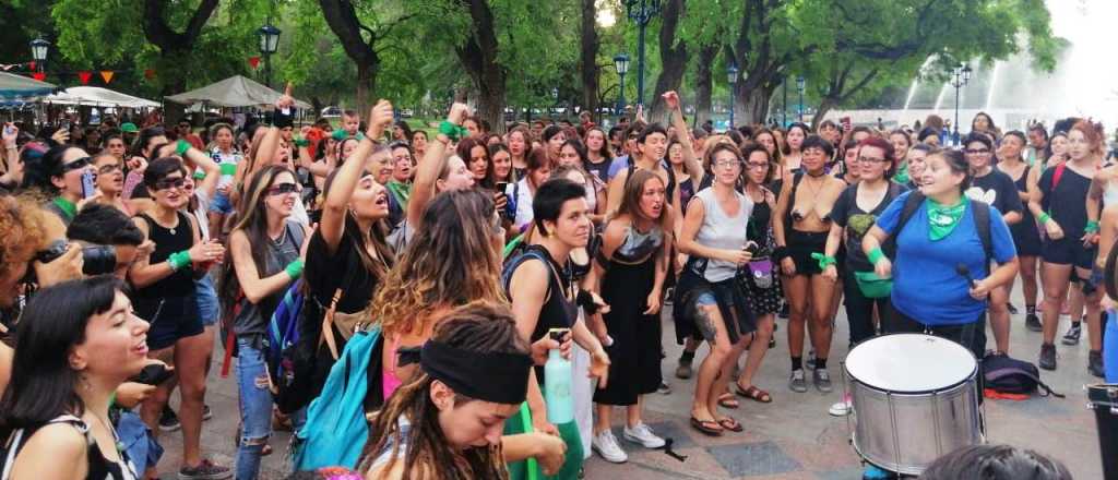 Video: burlas de futbolistas a la intervención feminista "el violador eres tú"