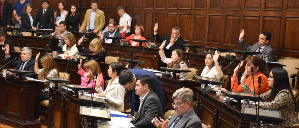 Superlunes: la pelea final entre radicales y peronistas por el presupuesto