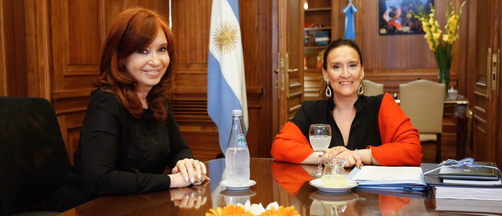 Michetti y Cristina se reunieron en el Congreso para acordar el traspaso