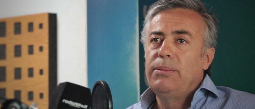 Cornejo trató de "cobardes" a sindicalistas y empresarios