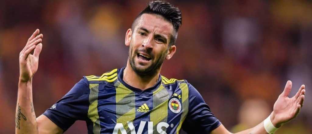 Mauricio Isla dejó su club en Turquía y está a un paso de Boca