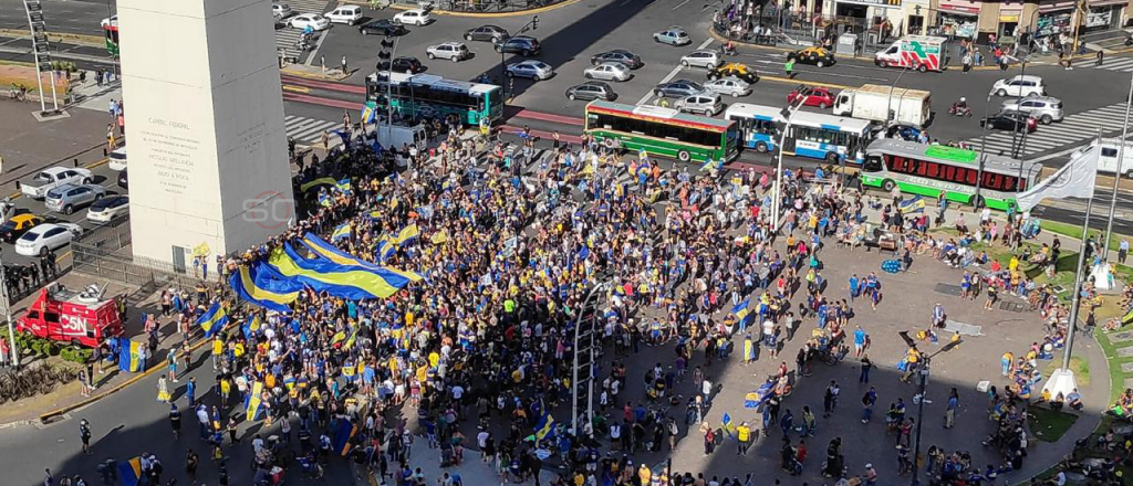 Los simpatizantes de Boca festejaron el "Día del Hincha" en el Obelisco